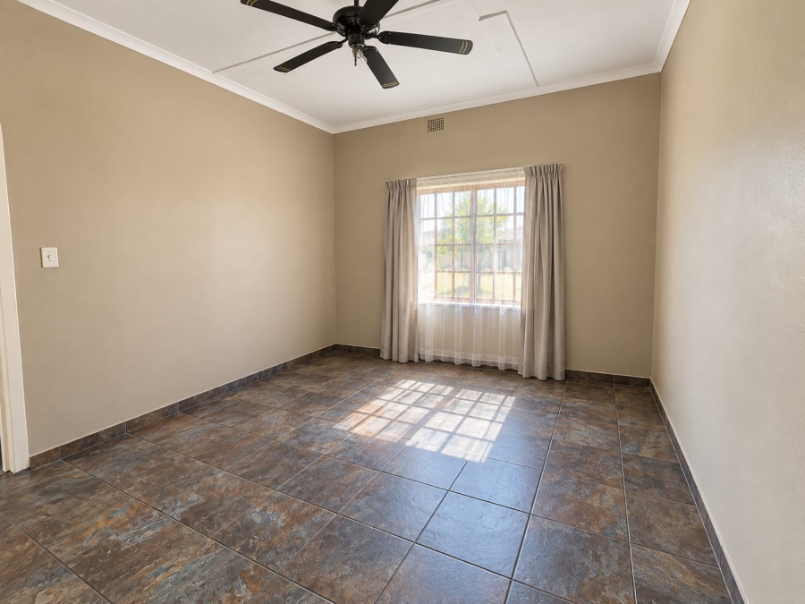 4 Bedroom Property for Sale in Olifantshoek Northern Cape